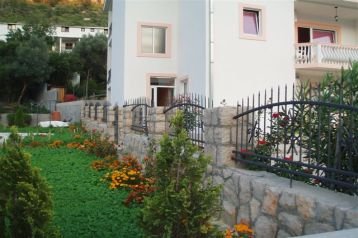 Montenegro Privát Čanj, Exterieur